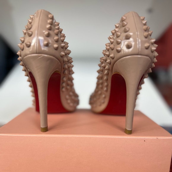 Christian Louboutin Pigalle Spikes Pointed Toe Pumps in Nude Patent Leather - Picture 6 of 9